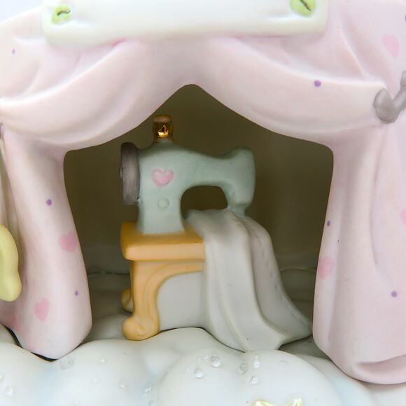 Precious Moments We All Needle Little Love 879606 Golden Town Seamstress 2002 - Picture 4 of 13